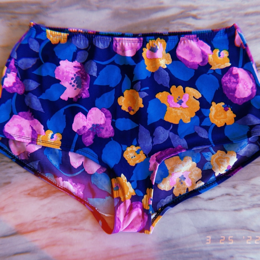 Vintage high wasted swim bottoms